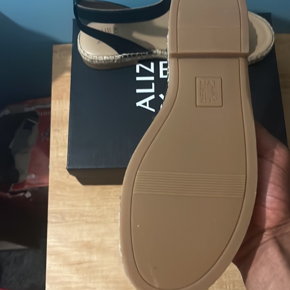 Gionni sandals from Naturalizer. Color is black synthetic. - Picture 3 of 4